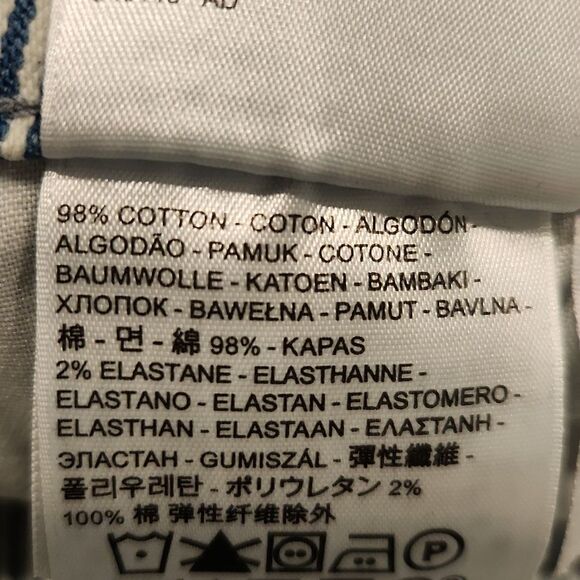 Blue and white striped Levi's capris - Picture 10 of 11